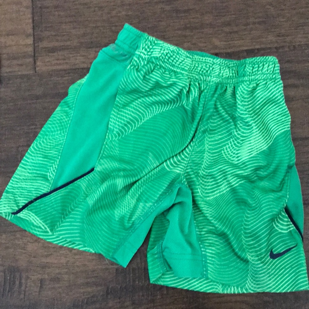 Nike 2t shorts